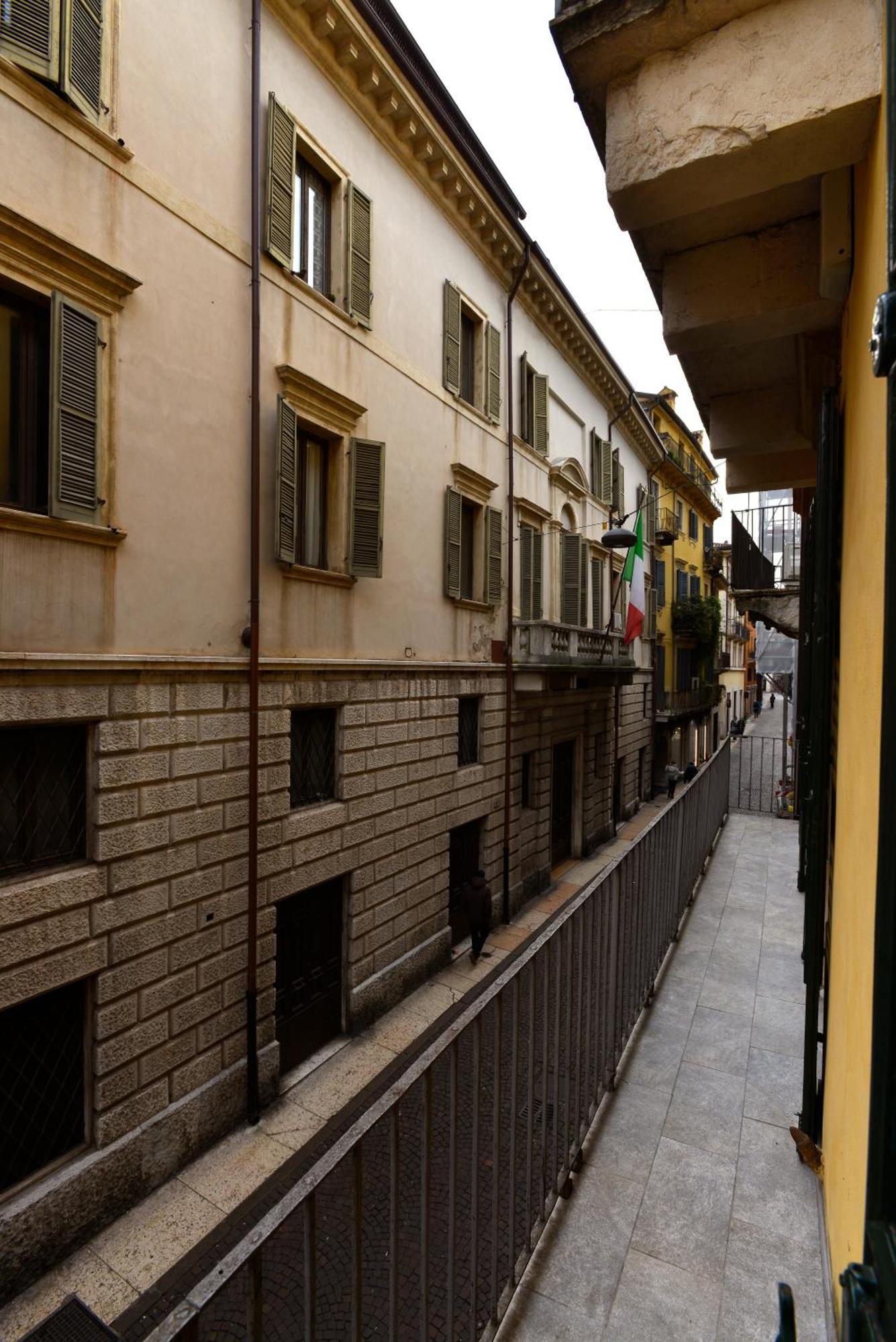 Apartamento Giallo Dalia By Maison 73 Verona Exterior foto